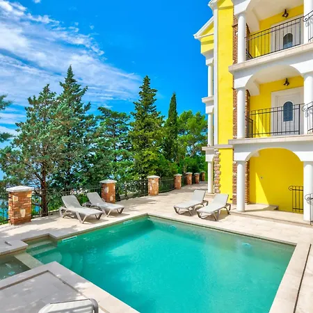 Apartment Palace Paulina 3a